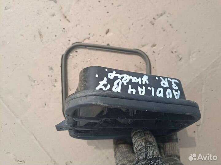 Клапан салона задний правый Audi A4 B7