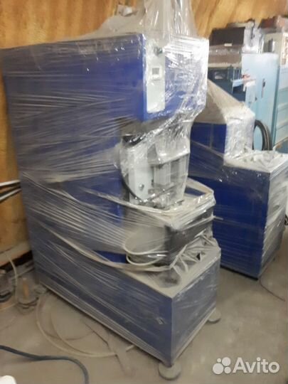 Полуавтомат выдува пэт тары