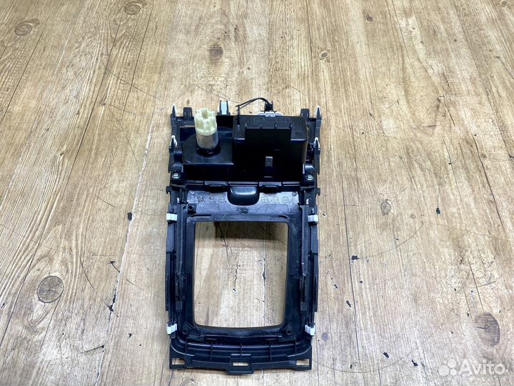 Накладка консоли центральная Mazda 6 GH 2007-2013г