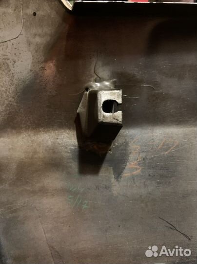 75653-60901 Накладка заднего крыла правого