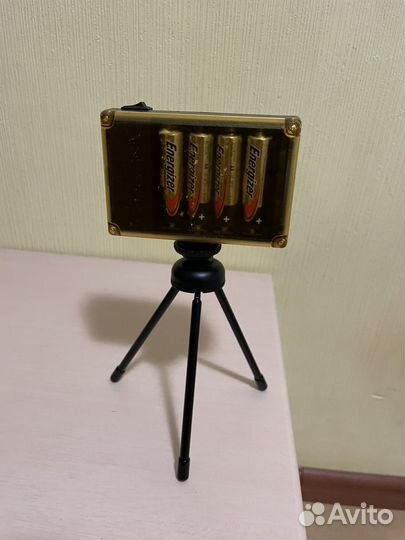 Настольный светильник на боторейках, для макияжа