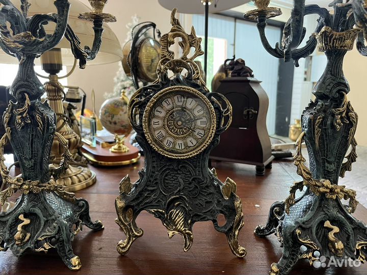 Часы каминные с канделябрами (бронза)