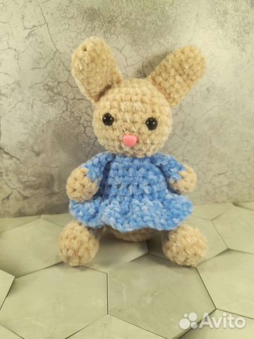 Зайка из плюшевой пряжи