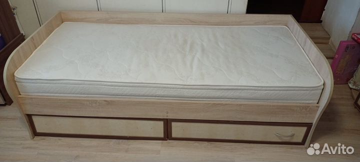 Кровать подростковая