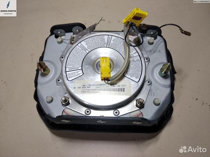 Подушка безопасности (Airbag) водителя 3B0880201AE на Volkswagen Bora