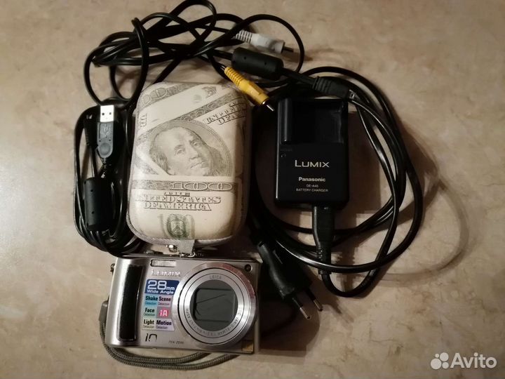 Цифровая фотокамера Panasonic Lumix DMC-TZ4