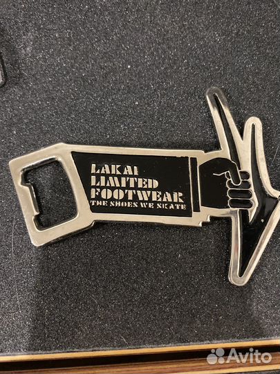 Брелок-открывашка Lakai