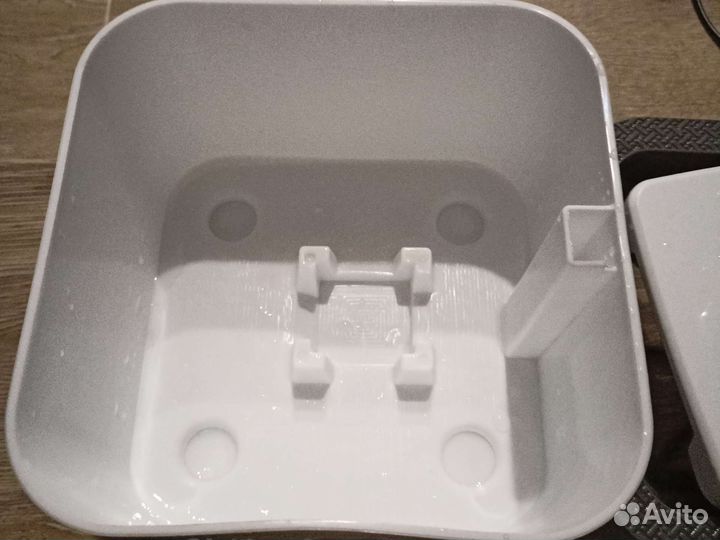 Фонтан поилка для кошек