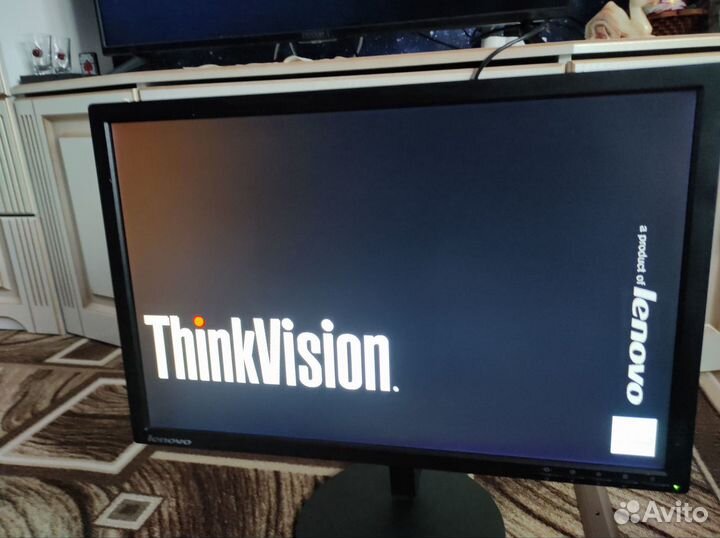 Монитор lenovo think vision