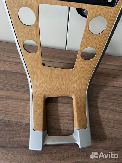 Новая Парящая панель Volvo XC60