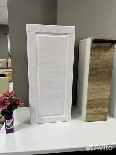 Кухонный гарнитур,шкафы,столы