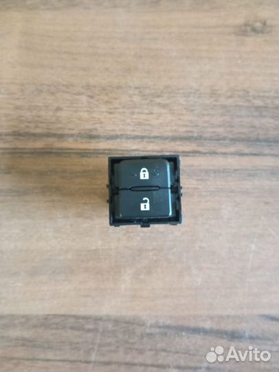 Блок кнопок закрытия замков Lexus NX 300 H 2020