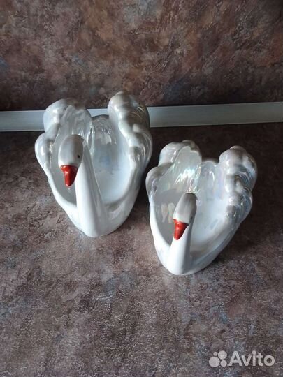 Статуэтка лебедь