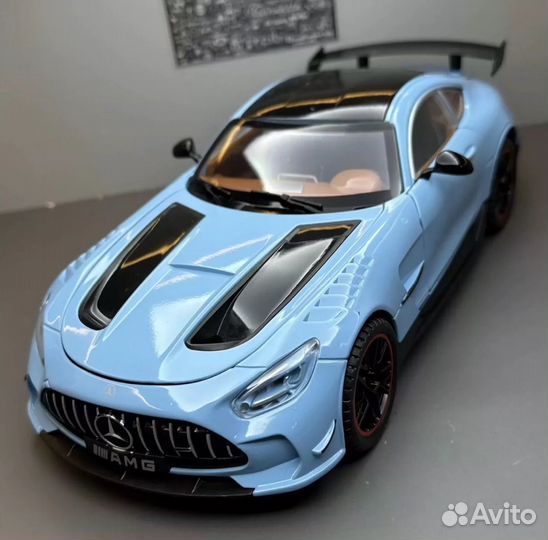 Модель автомобиля Mercedes Benz AMG GT 1/18 металл