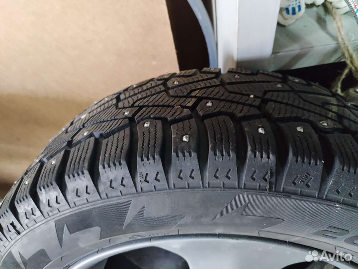 Pirelli Ice Zero 2.25