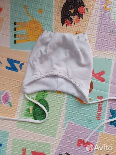 Демисезонная шапка для девочки 1-3 месяца