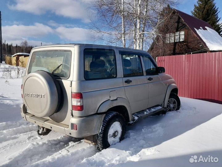 УАЗ Patriot 2.7 МТ, 2012, 135 000 км