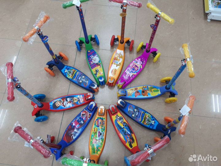 Детский трёхколёсный самокат