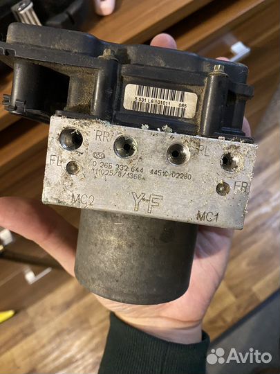 Блок абс toyota