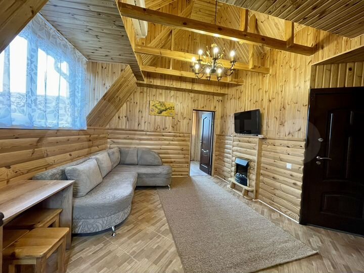 2-к. квартира, 40 м², 3/3 эт.