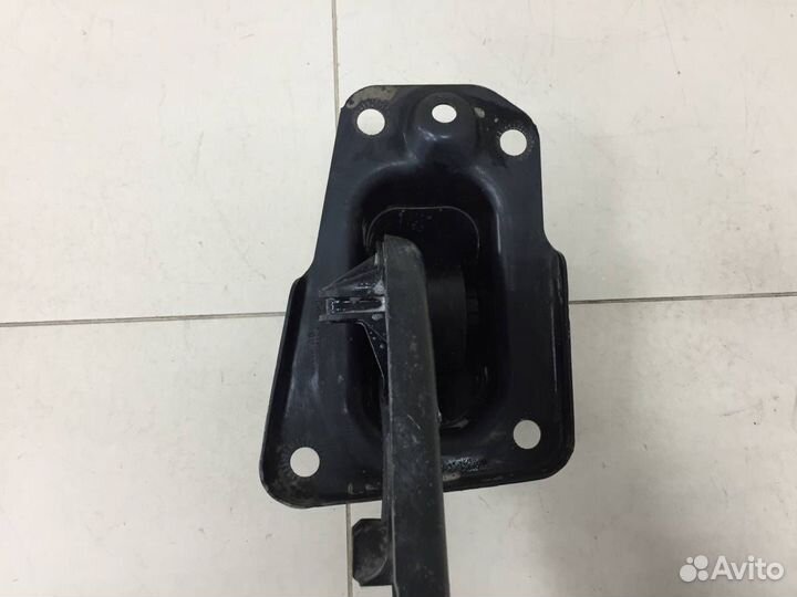 Рычаг задний продольный левый Skoda Yeti 2009