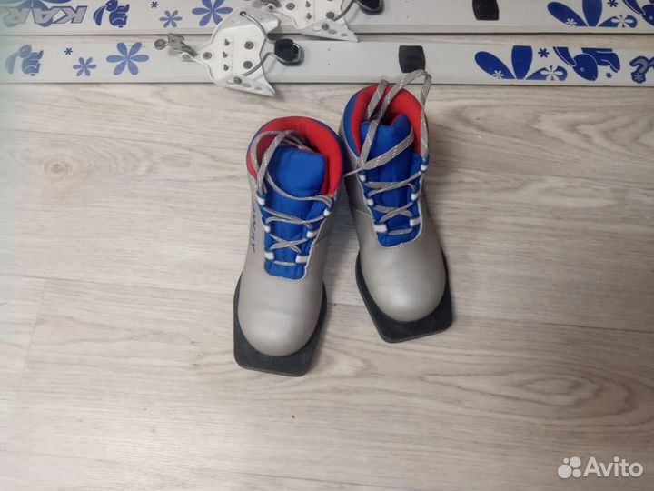 Лыжи беговые 120 см, ботинки 34,40, коньки 30-34