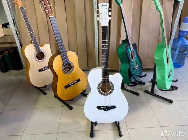 Гитара акуcтичeскaя