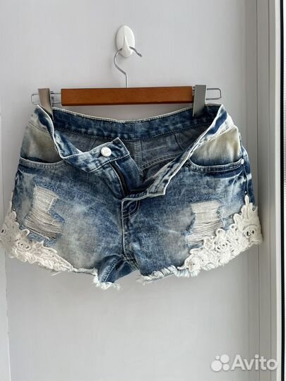 Шорты джинсовые с кружевом