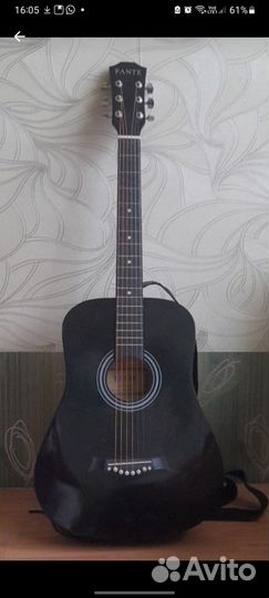Акустическая гитара