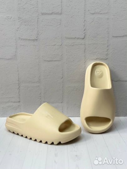 Тапки adidas yeezy slide