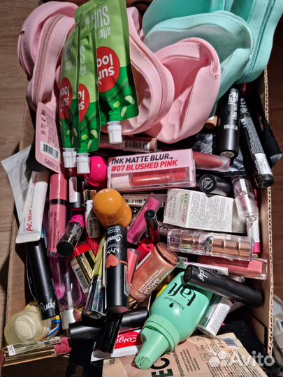 Коробка косметики