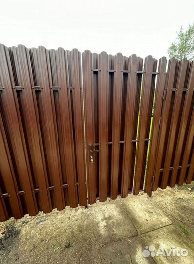 Забор из штакетника