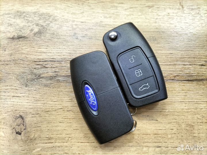 Выкидной ключ Ford Focus 2