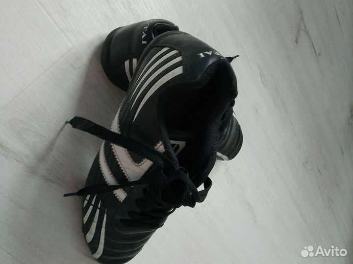 Бутсы для подростка 39р