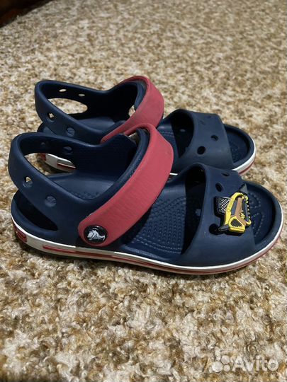 Сандалии crocs