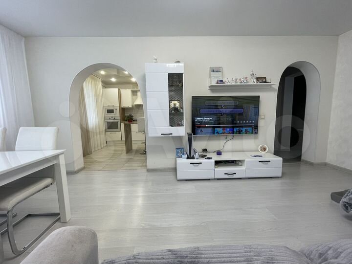 3-к. квартира, 79 м², 1/9 эт.