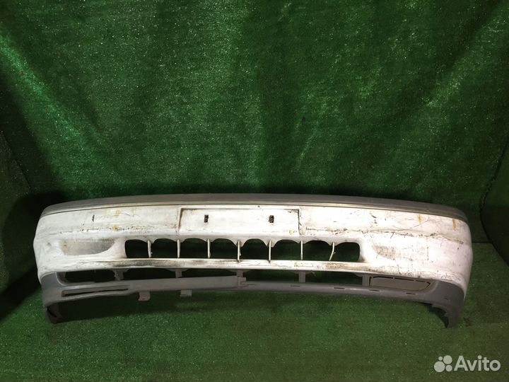 Бампер передний Ford Laser BG Белый царапины