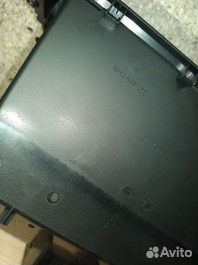 Рамка с нишей vag 6RU857058