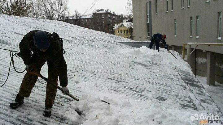 Чистим крыши от снега (славяне)