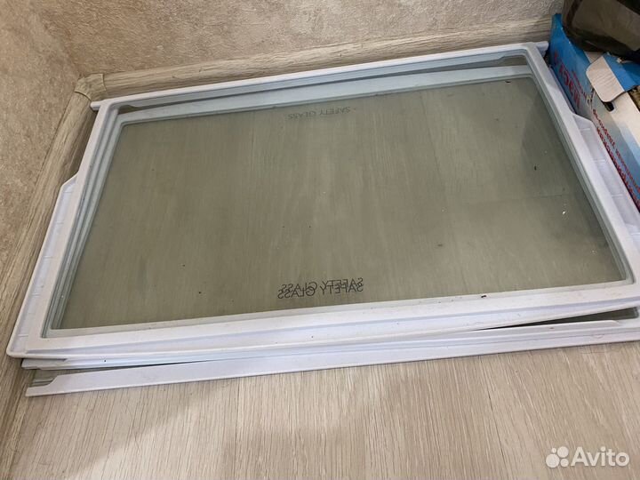 Ящики,полки для холодильника Hotpoint Ariston