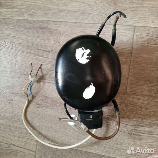Компрессор для холодильника Ariston