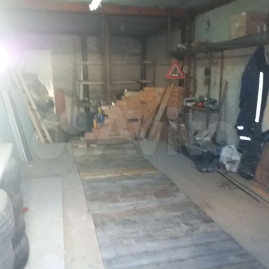 Гараж, > 30 м²