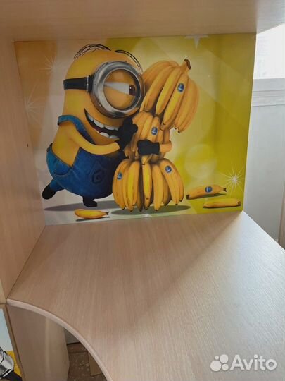 Детская кровать чердак со столом и шкафом