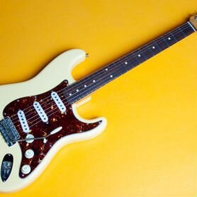 Жирнющий Fender Stratocaster ST-62 / ST-72 Japan