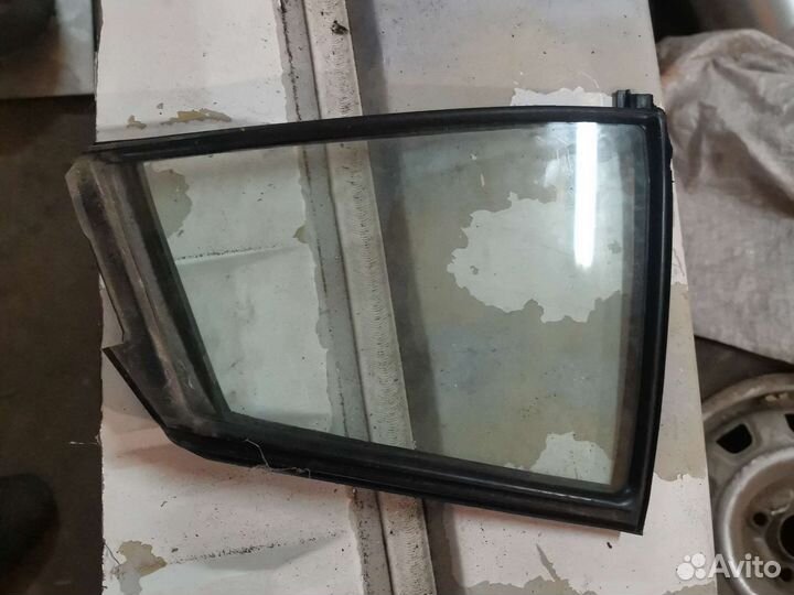 Стекло двери заднее левое (форточка) Mazda 3 BL