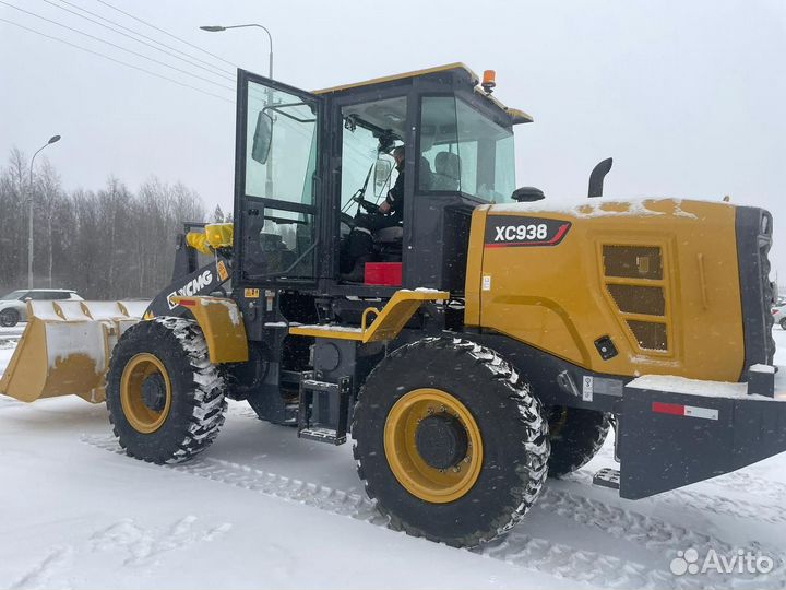 Фронтальный погрузчик XCMG XC938, 2024