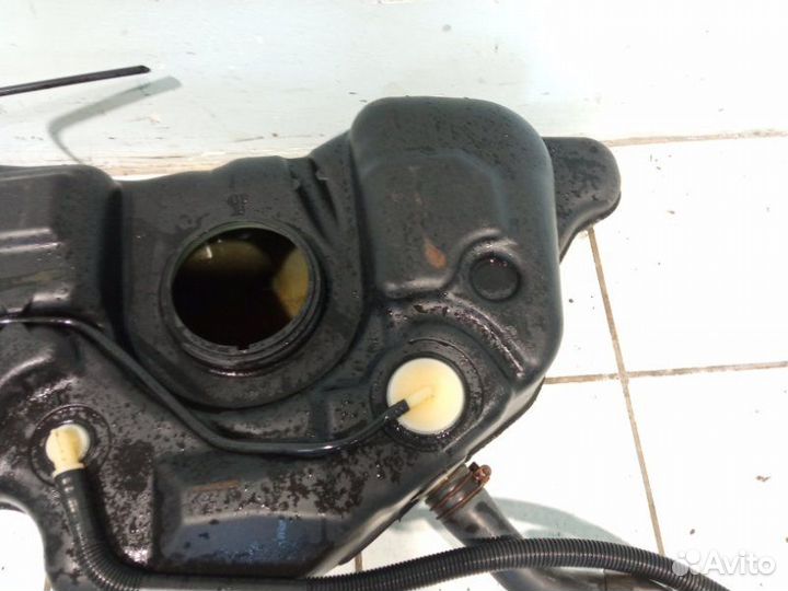 Топливный бак Nissan Juke HR16 2011