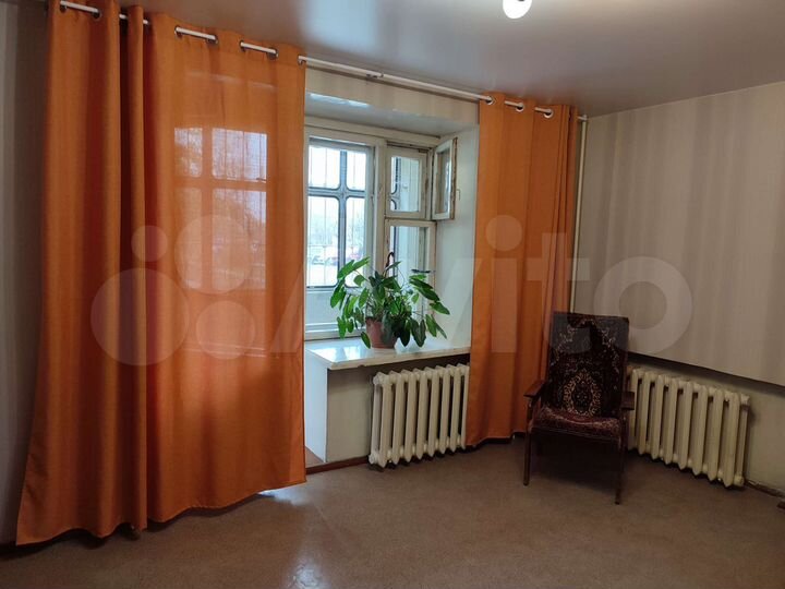 Комната 18 м² в 4-к., 1/5 эт.