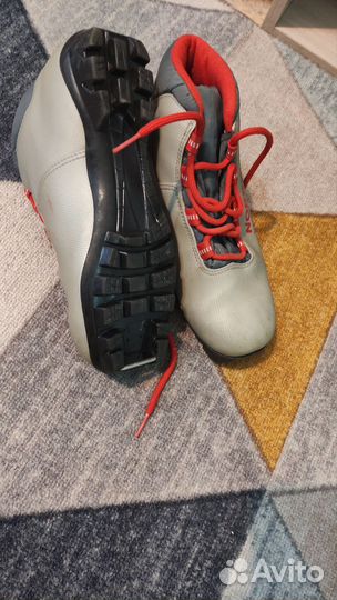 Лыжные ботинки