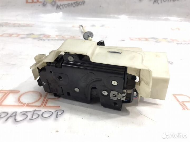 Замок двери передний правый VW Touareg GP (7LA,7L